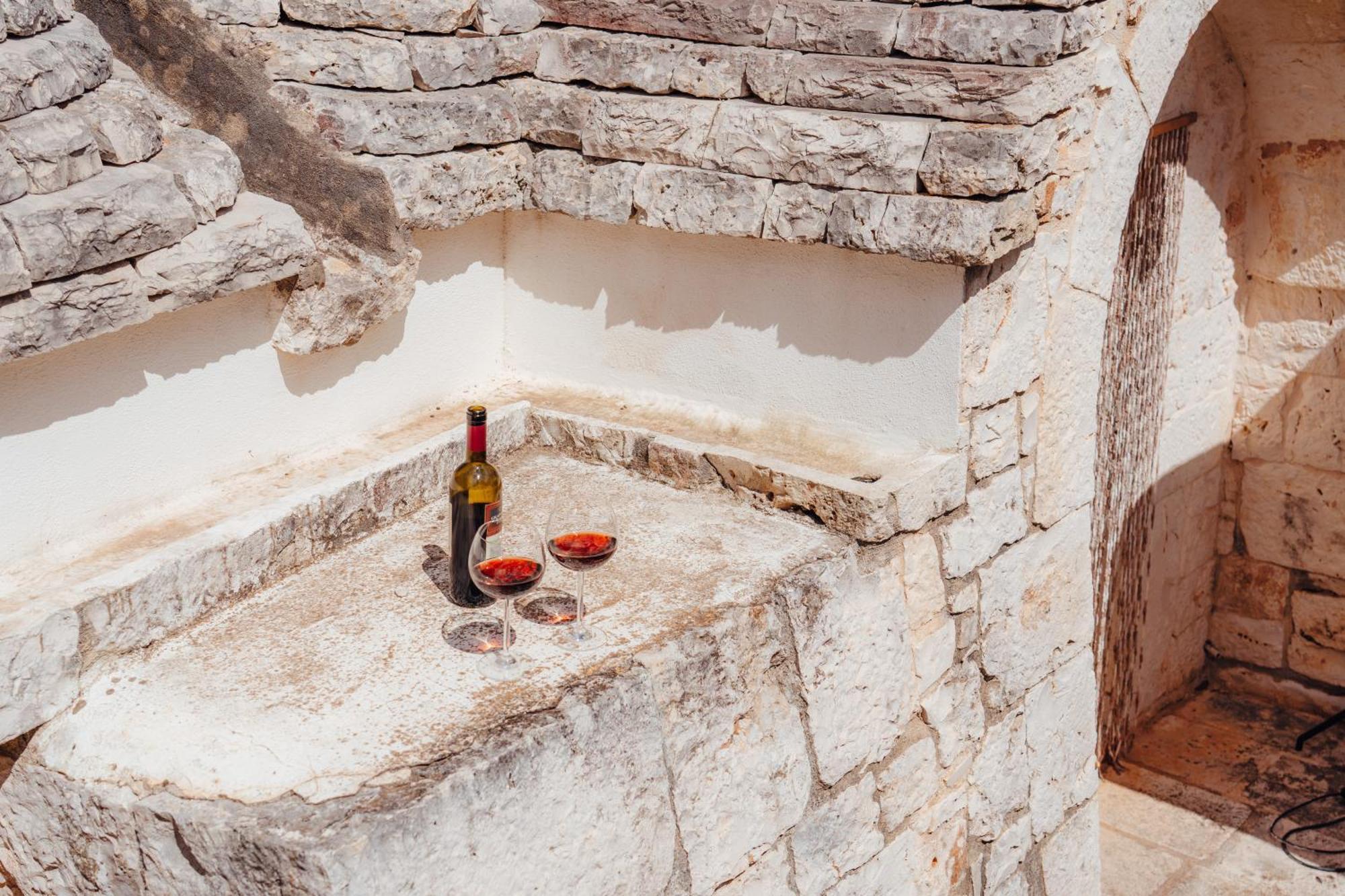 Loli Trulli - Guest House Castellana Grotte Bagian luar foto